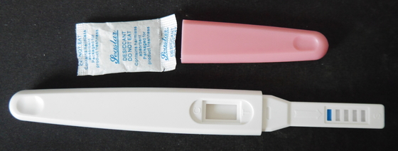 ความรู้สึก Hcg Urin Rapid Test Cassette/ Strip/ Pen Kit 5-15 นาที เวลาอ่าน 24 เดือน