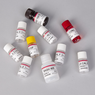 AFP ELISA Kit สําหรับโรคมะเร็งตับเซลล์ HCC การตรวจสอบ AFP ELISA Kit เซรั่มแม่